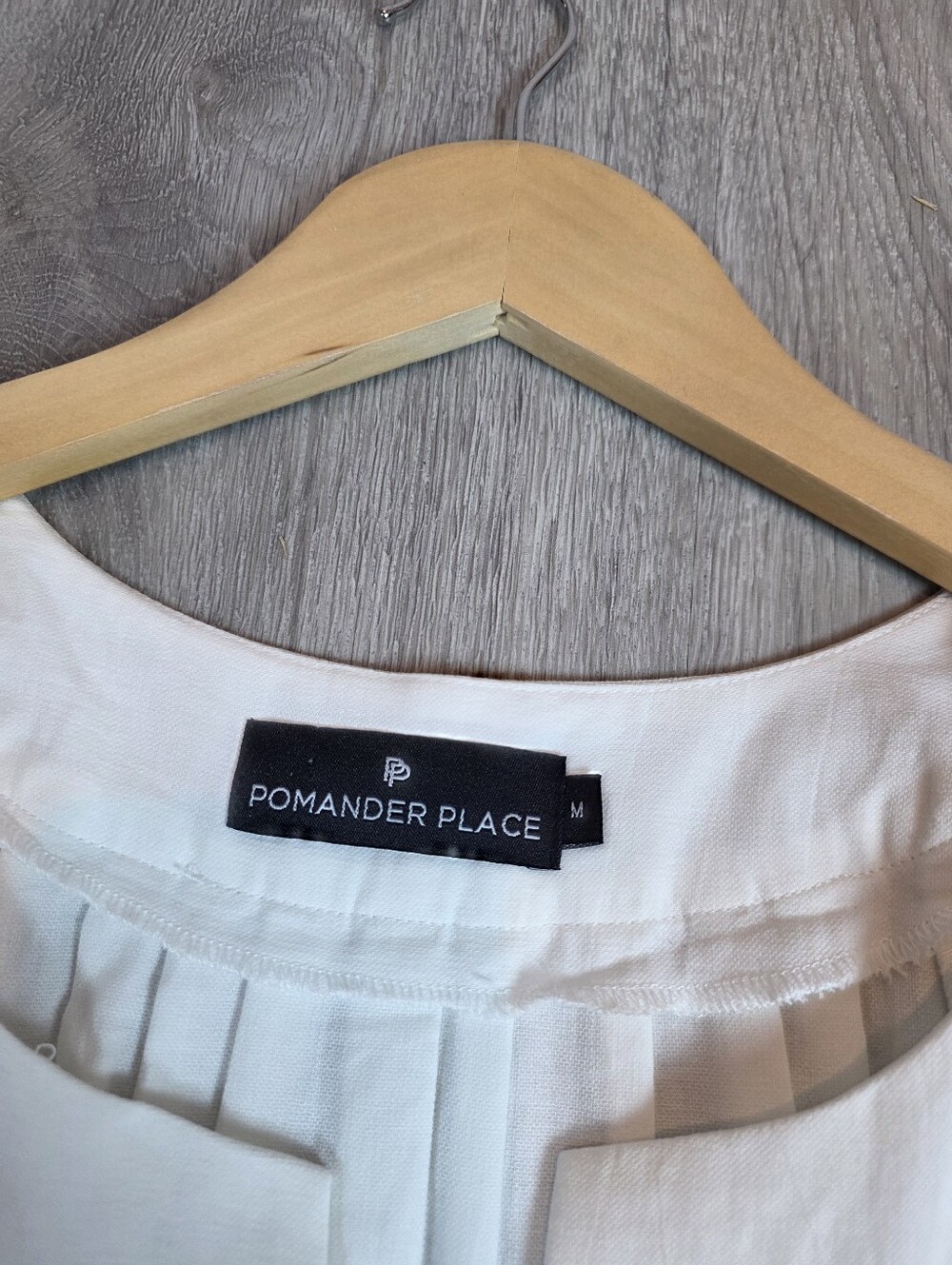 Pomander Place by Tuckernuck White Finley Flutter Sleeve Dress sz M NWOT - Picture 9 of 9
